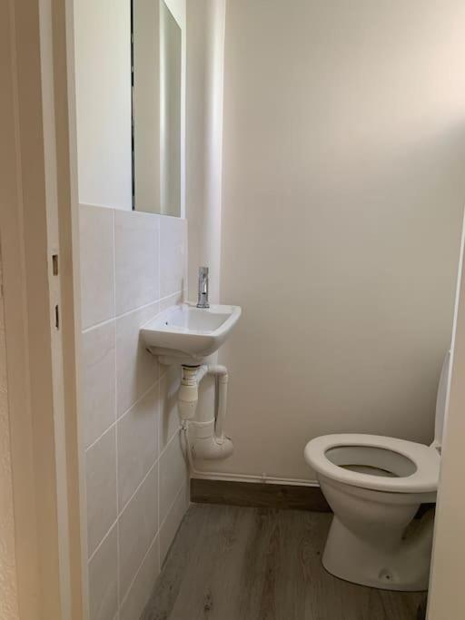 Aubenas : Beau Studio, Proche Du Chateau Exteriör bild