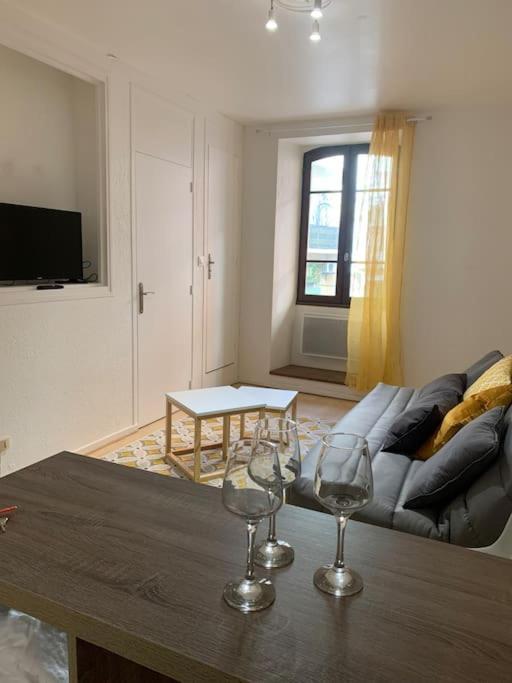 Aubenas : Beau Studio, Proche Du Chateau Exteriör bild